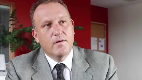 Lamine Gharbi sur la vaccination obligatoire des soignants : "on ne...